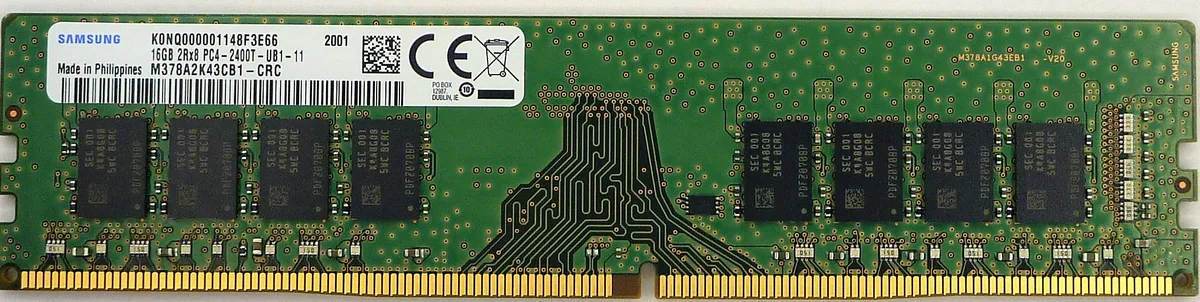 Green 288-pin UDIMM module with black chips, no heat spreader