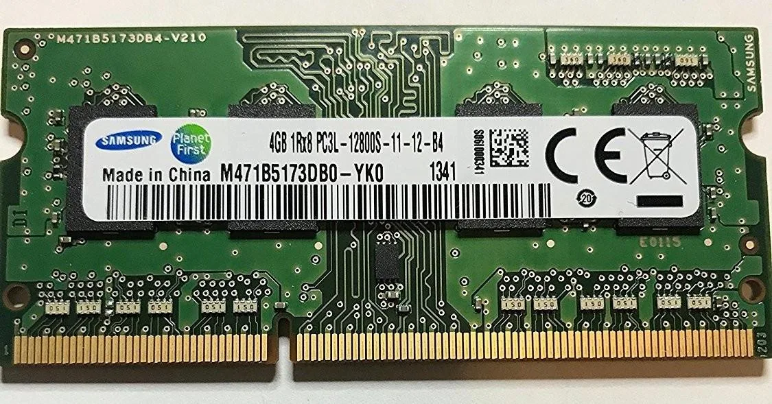 SAMSUNG SAMSUNG 4 GB DDR3 1600 MHz CL11 1.35 V 204-pin SODIMM laptop RAM — preces foto