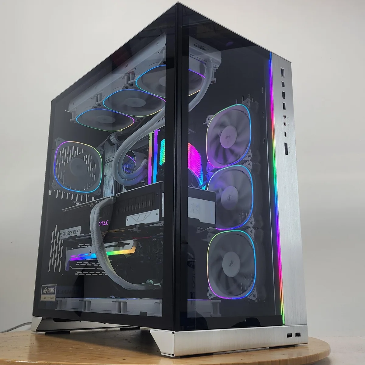 Silver Lian Li O11 Dynamic XL tower with white 360mm AIO and RGB lighting