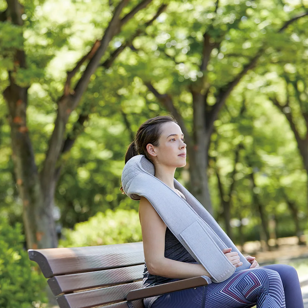 Synca Wellness Synca Wellness Quzy Wireless Neck Shoulder Massager Gray — produktfoto