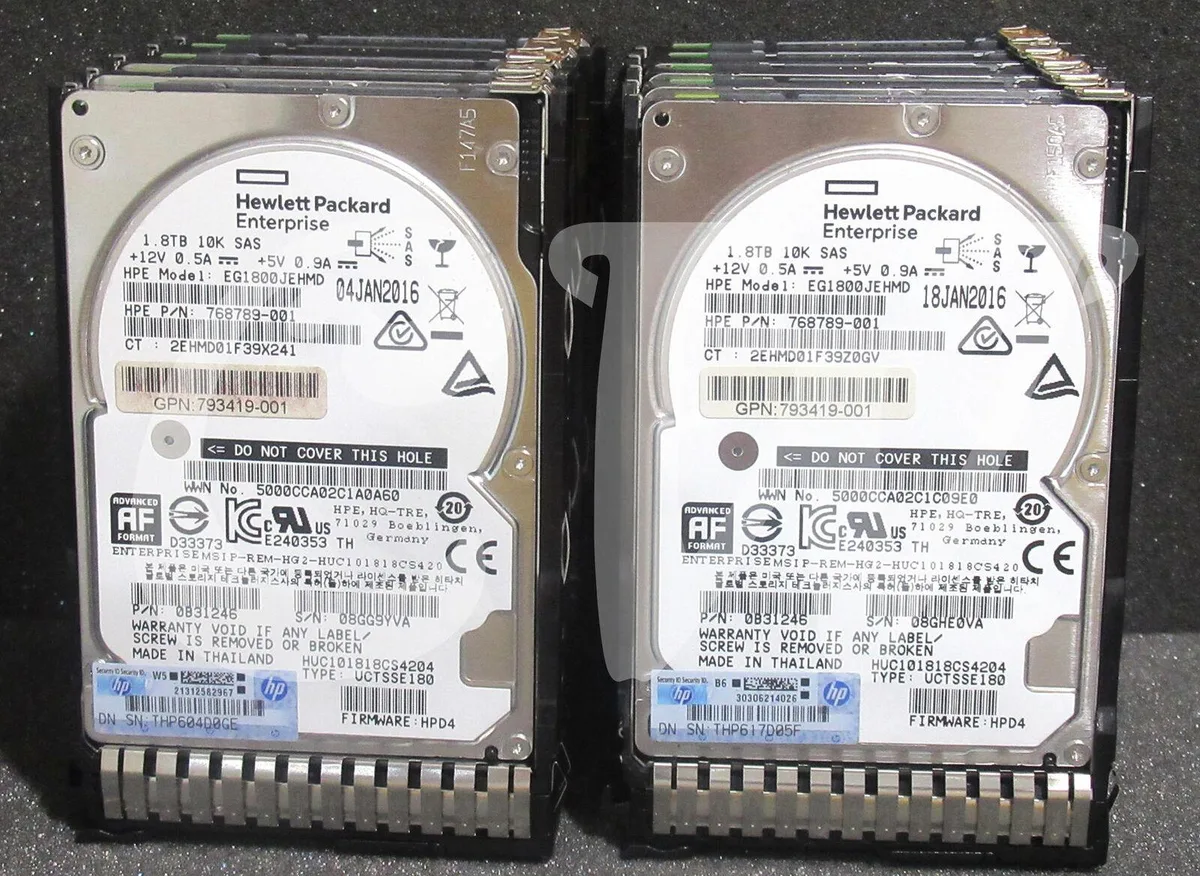 Single 2.5 inch SAS hard drive in HPE Smart Carrier tray