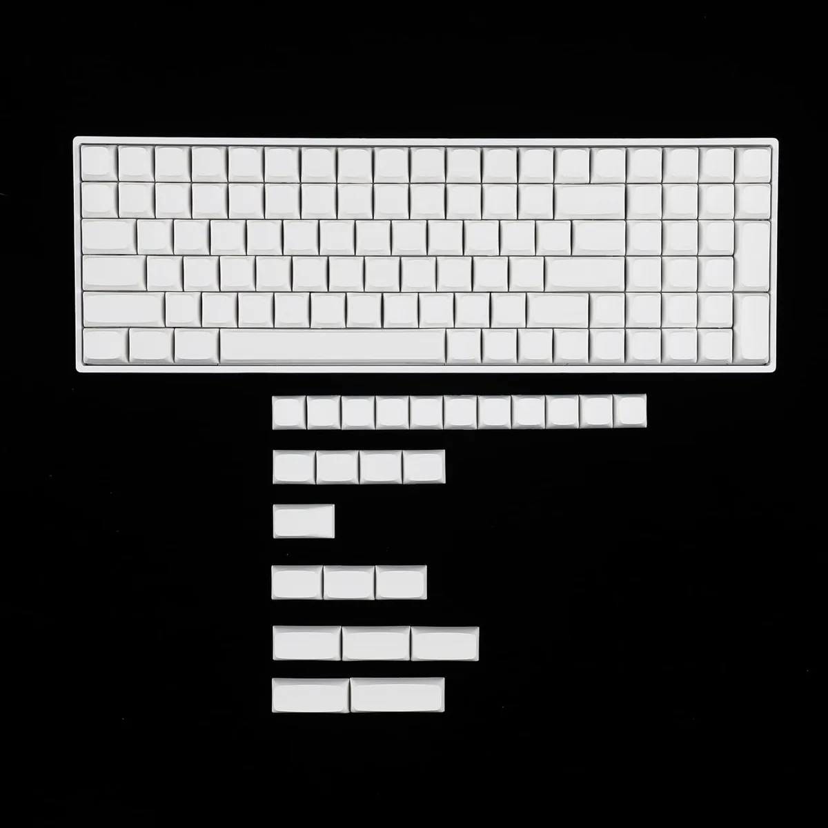 White blank PBT keycap set with ZDA profile and wire puller