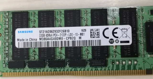 SAMSUNG SAMSUNG M386A4G40DM0-CPB 32 GB DDR4 LRDIMM 2133 MHz 1.2 V 288-pin server RAM — صورة المنتج