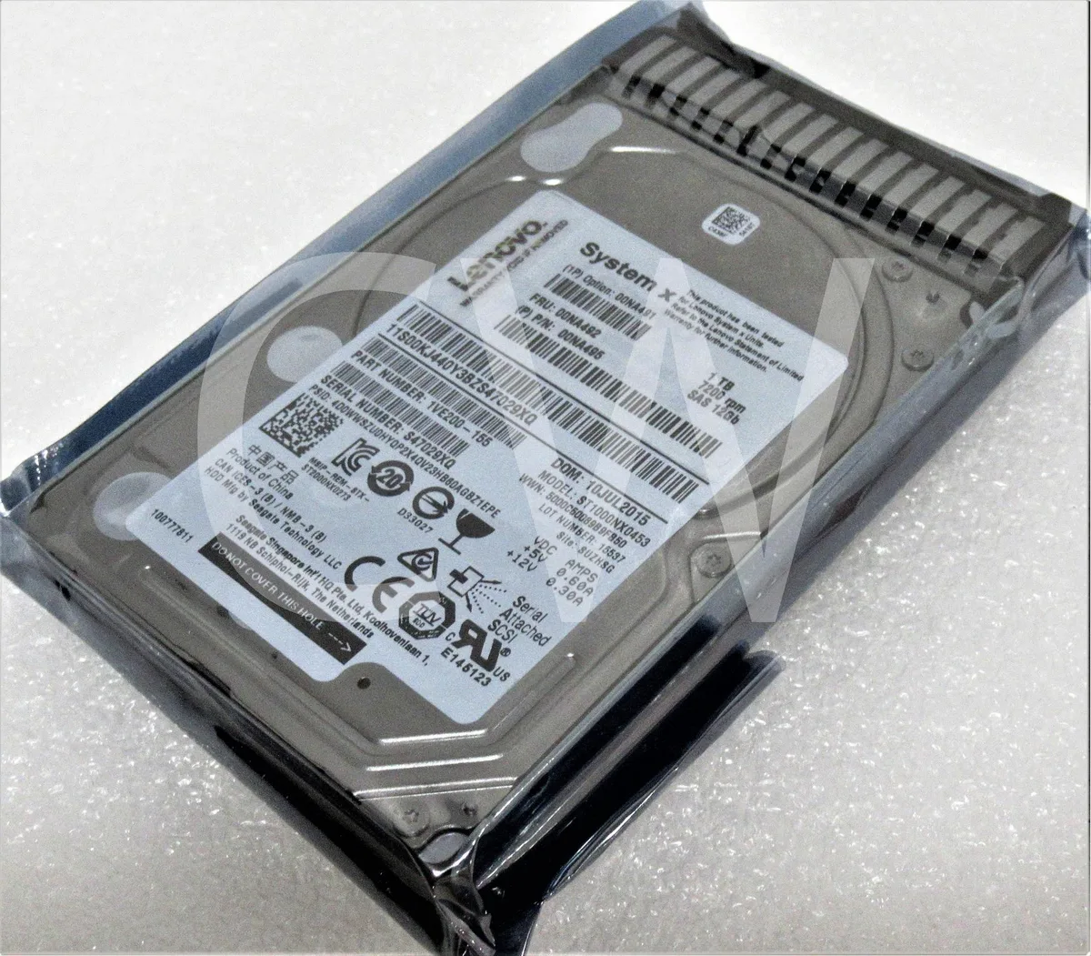 IBM IBM ST1000NX0453 1TB 7200RPM SAS 12Gbps 2.5in internal hard drive — produktfoto