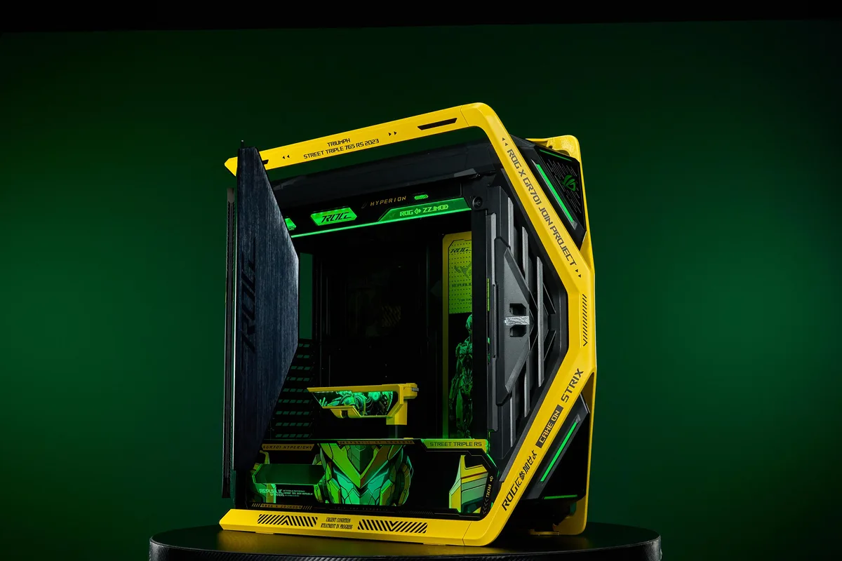 Full-tower E-ATX case in Triumph STREET TRIPLE 765 yellow with dual tempered-glass panels