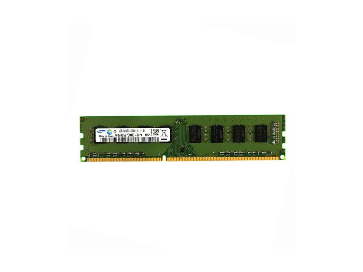 Green DDR3 DIMM module with black chips and gold contacts