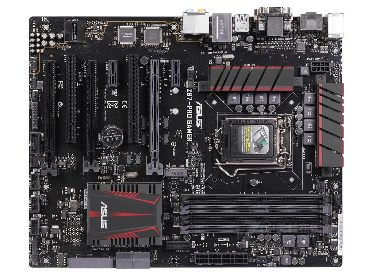 ATX motherboard dark PCB silver heatsinks LGA 1150 socket DDR3 slots