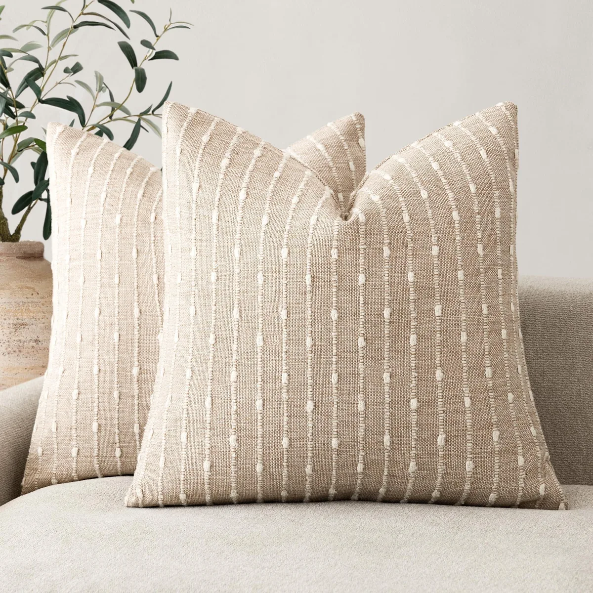  Foindtower JBP-182 Striped Boucle Pillow Cover 18x18 Natural Beige Pack of 2 Bedroom Accent — 商品照片