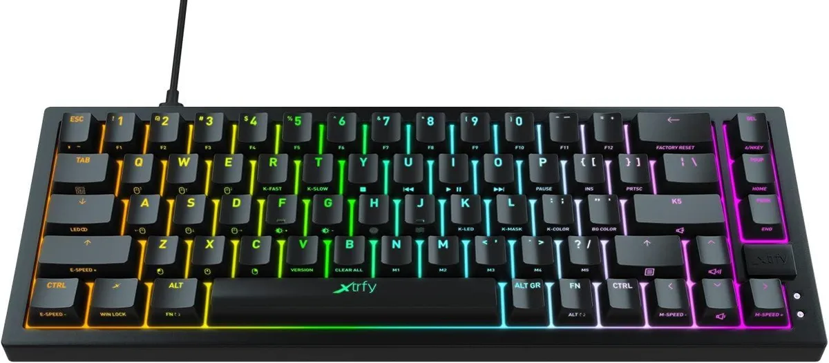 xtrfy xtrfy K5 65% Compact Gaming Keyboard Red Switch Black — produktbild