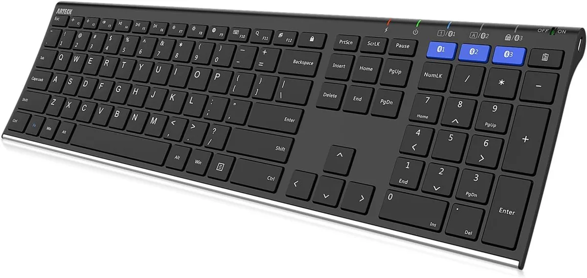Full-size stainless steel keyboard with 104 large-print keys and seven-color backlight