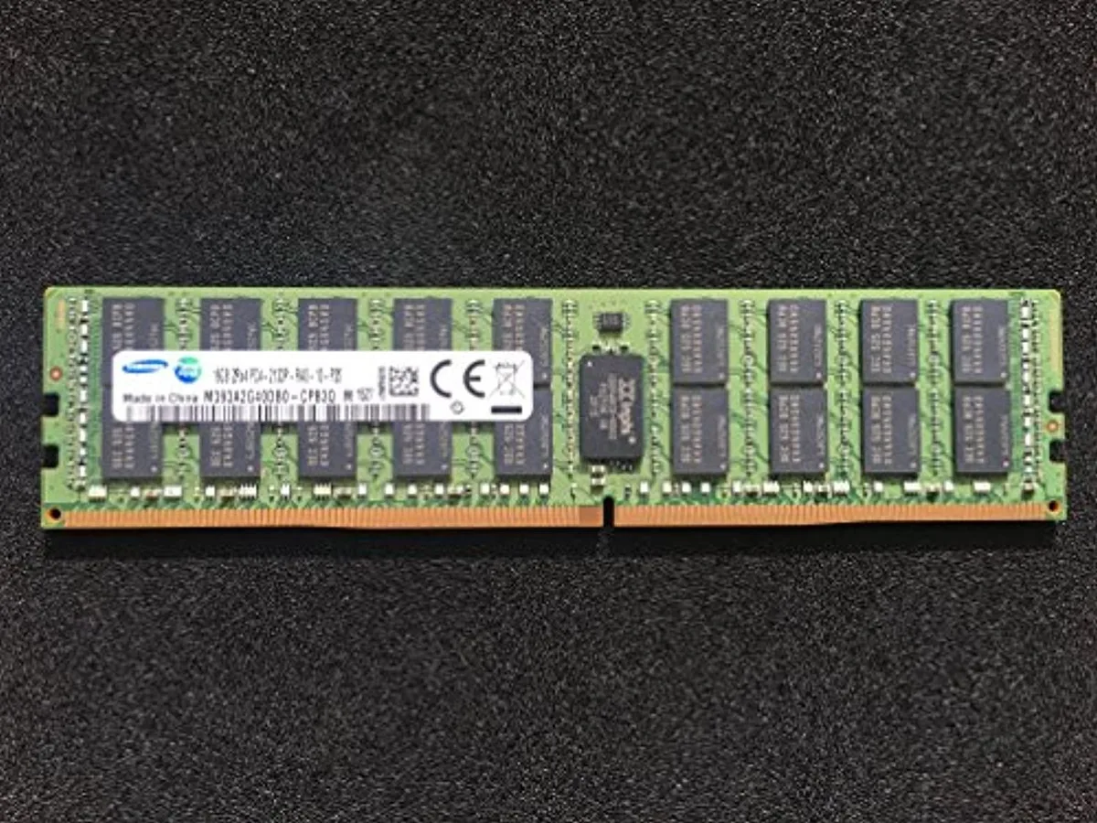 SAMSUNG SAMSUNG M393A2G40DB0-CPB3Q 16GB 2Rx4 DDR4-2133 ECC Registered desktop RAM — fotografija proizvoda
