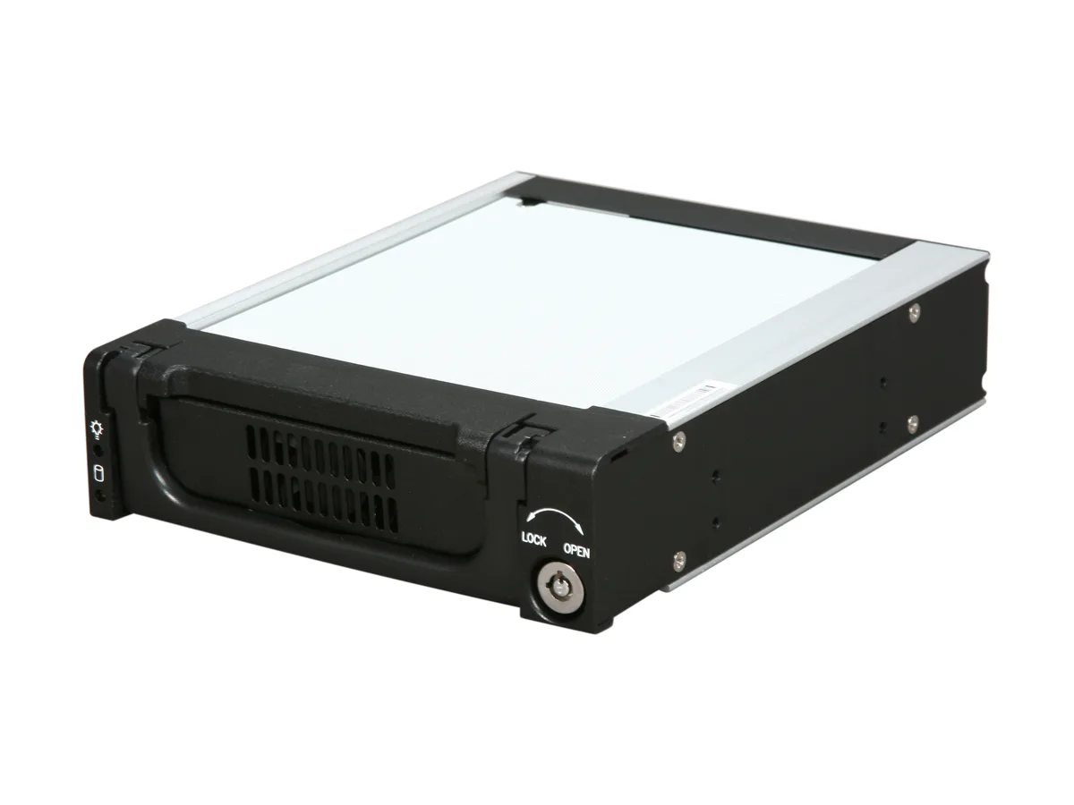 iStarUSA Inc. iStarUSA Inc. T-7-SA 5.25" to 3.5" SATA SAS 6.0 Gbps Hot-swap Rack — 商品写真