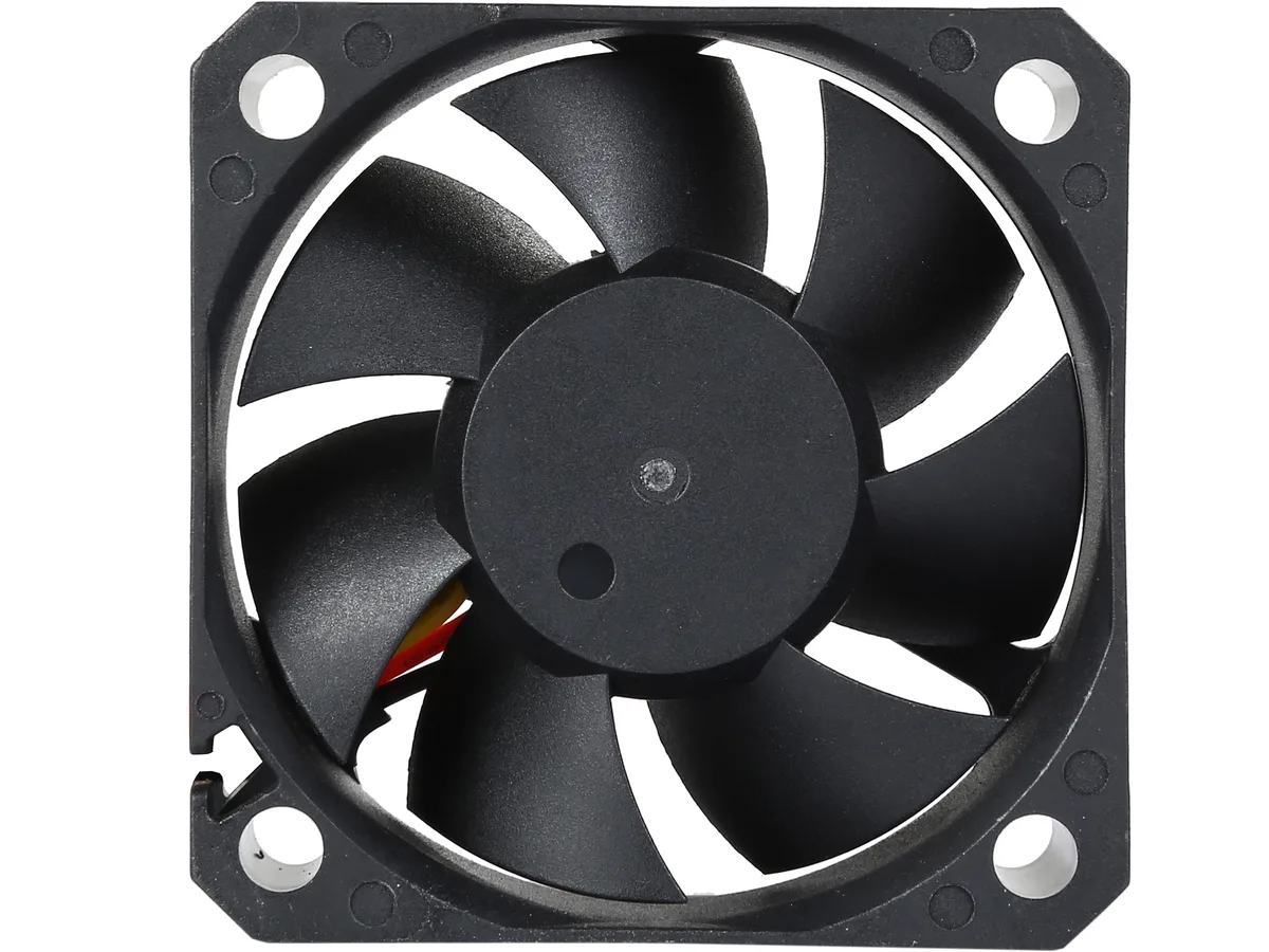 BGears BGears b-Blaster 50 50mm 20mm 5000 RPM 17 CFM 26 dBA 3-pin case fan — preces foto
