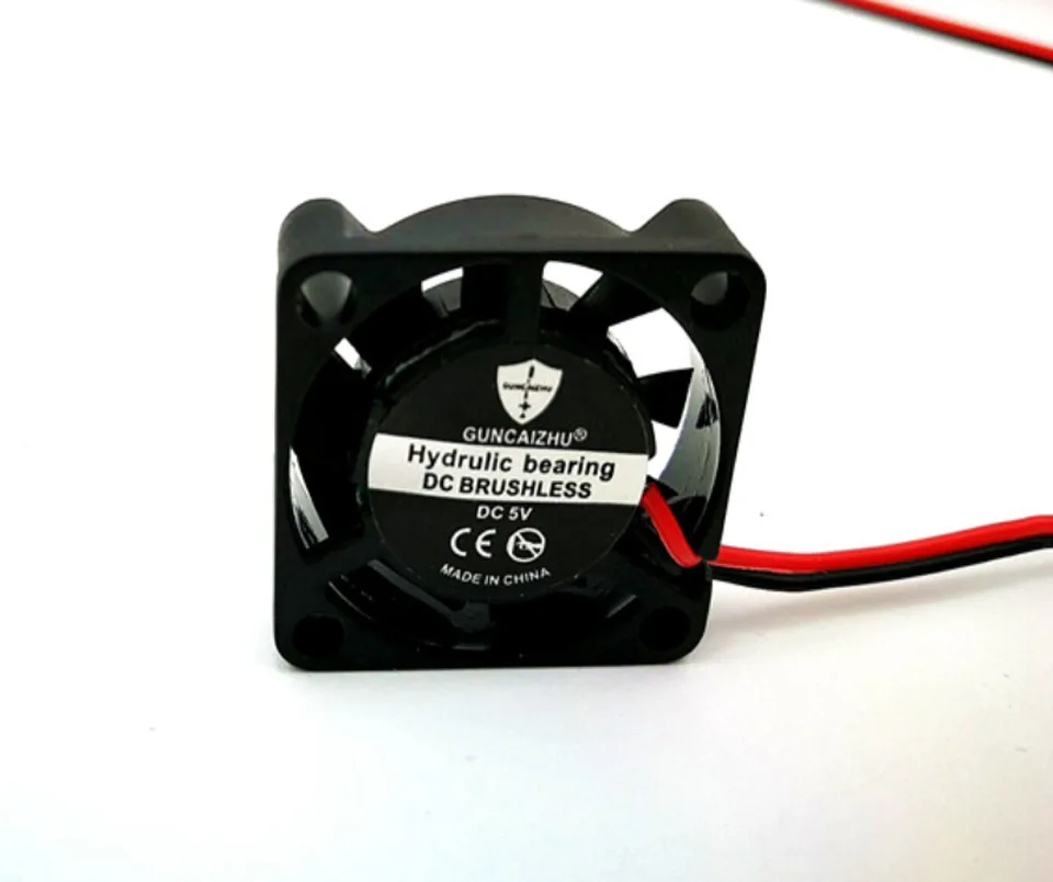 Zyvpee Zyvpee 250705 25mm 7000 RPM 5V 2-wire hydraulic case fan — foto del producto