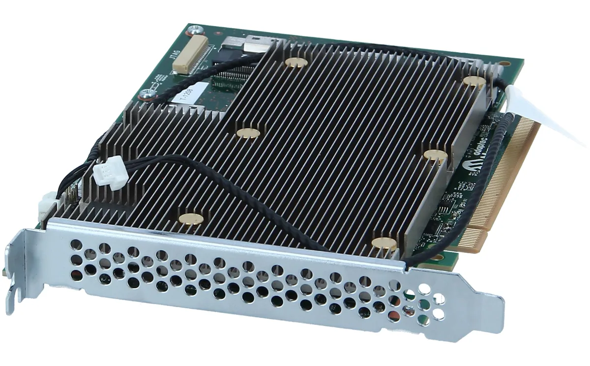 HPE HPE SR932i-p Gen11 P47184-B21 8GB RAID controller — fotografija izdelka