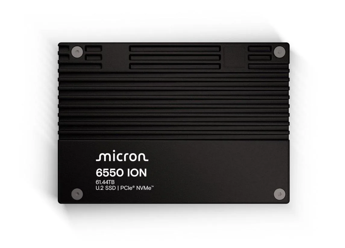 Micron Micron MTFDLAL61T4THL-1BK1DFCYYR 61.44TB enterprise SSD — productfoto