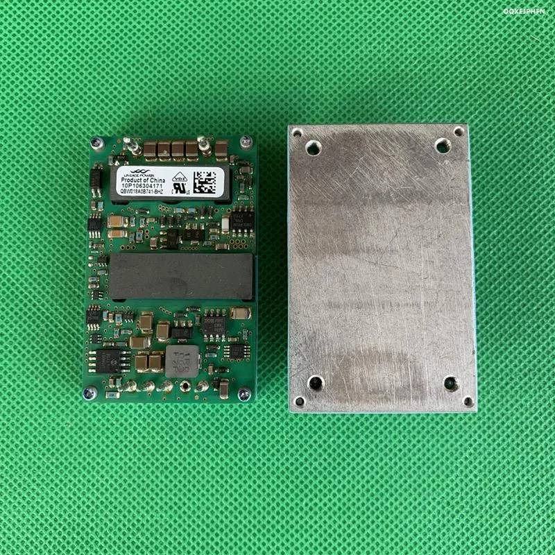 KHACHIMO KHACHIMO Power Module LINEAGE 12V18A QBW018A0B741-BHZ power supply — fotografie produktu