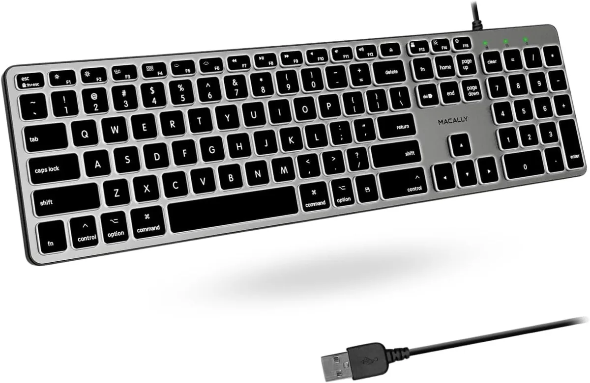 Full-size black keyboard with RGB zones and matching mouse, 107 keys, 1.8m cable