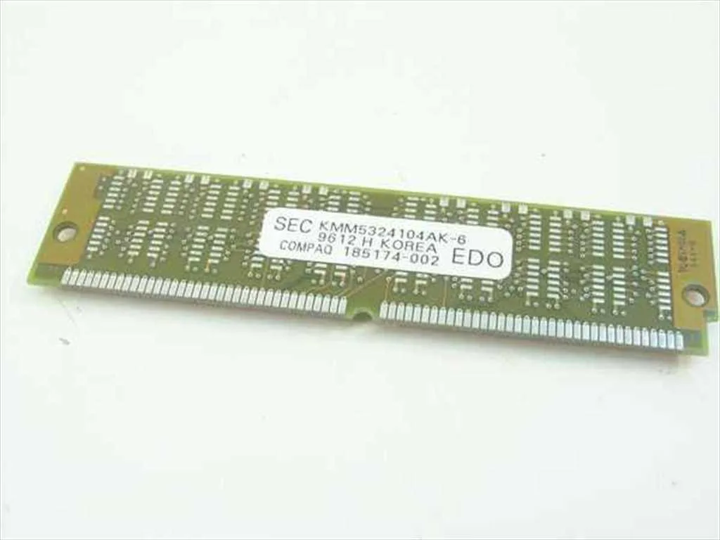 Green 72-pin EDO DIMM with black memory chips