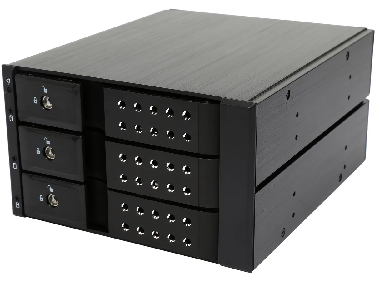 STARTECH STARTECH HSB3SATSASBA 3 Bay 3.5in SATA SAS 6.0 Gbps Trayless Hot Swap Backplane hdd accessory — zdjęcie produktu