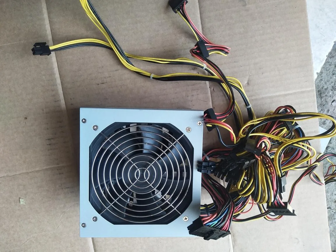 KHACHIMO KHACHIMO SS-650HT ACTION PFC F3 Dual CPU8P power supply — photo du produit