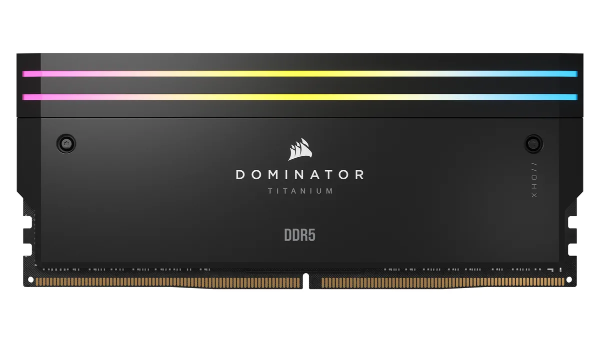 Corsair Corsair Dominator Titanium 32GB (2 x 16GB) DDR5 7200 CL34 desktop RAM CMP32GX5M2X7200C34 — product photo