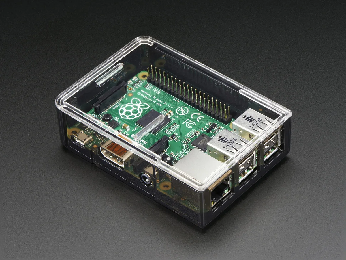 Adafruit Adafruit Raspberry Pi B+ / Pi 2 / Pi 3 Case Smoke Base engineering development tool — תמונת המוצר