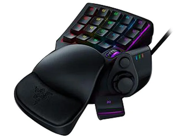 Black wired gaming keypad with 32 programmable keys, 8-way thumbpad, Chroma RGB backlighting and detachable palm rest