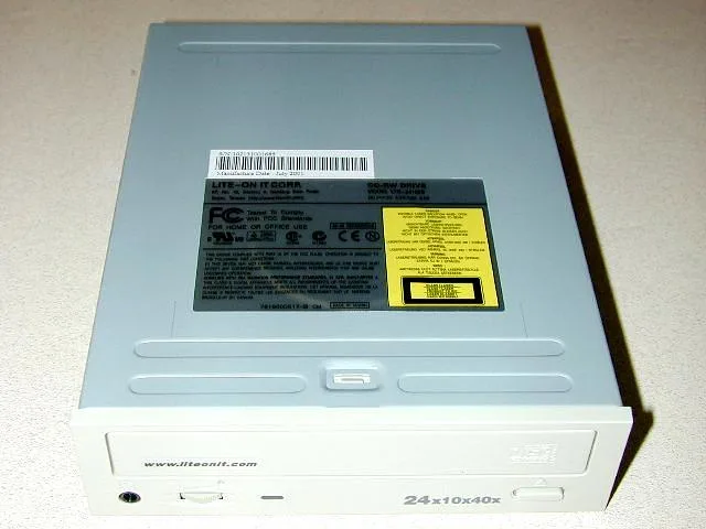 Lite-On Lite-On LTR-24102B CD burner 24X 10X 40X 2MB 5.25" beige ATAPI/E-IDE — 제품 사진