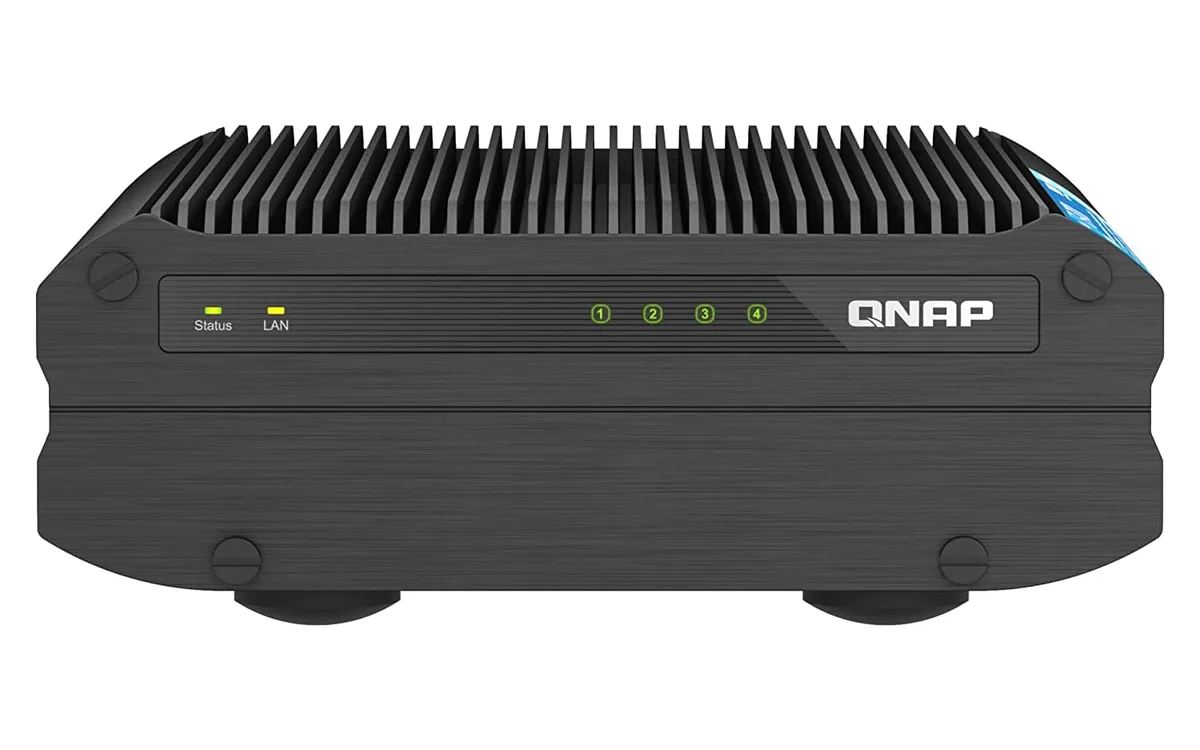 Qnap Qnap -0B8LW6R9L TS-i410X 4-Bay NAS 8GB DDR4 — product photo