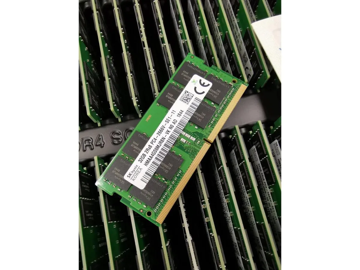 SK hynix SK hynix HMAA4GS6MJR8N-VK 32GB DDR4 2666 laptop RAM — foto produk