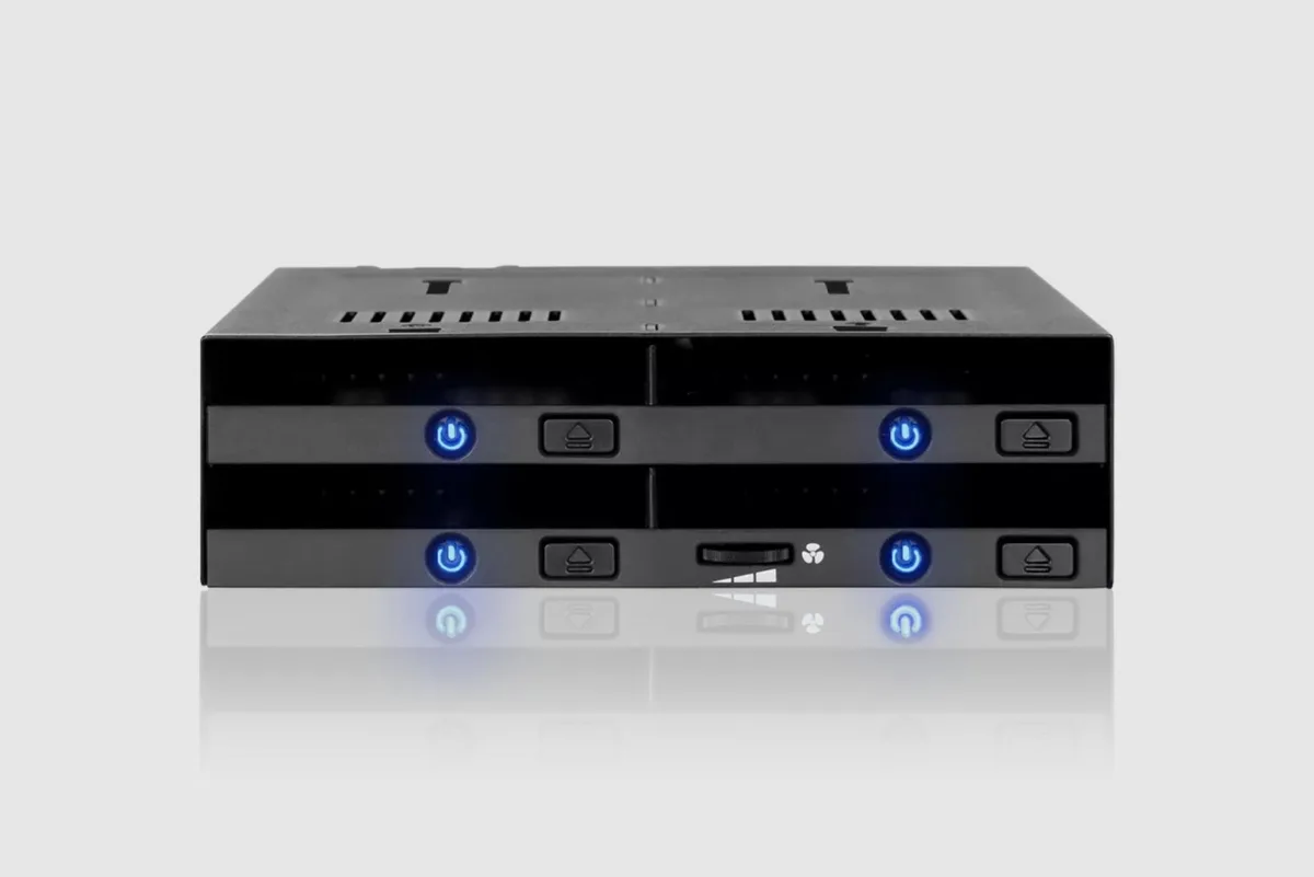 ICY DOCK ICY DOCK flexiDOCK MB014SP-B R1 4 Bay 2.5" SATA/SAS Hot-Swap Docking Enclosure for 5.25" Bay — product photo