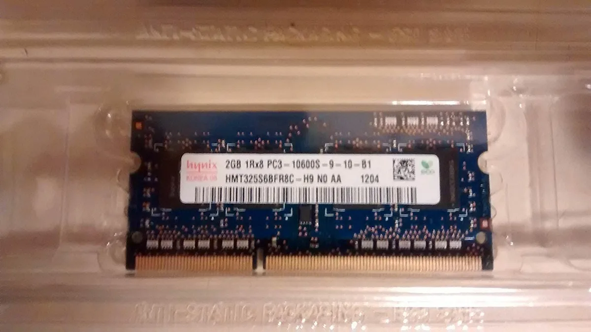 DELL DELL 2GB DDR3 1333MHz SO-DIMM 204pin HMT325S6BFR8C-H9 — ภาพสินค้า