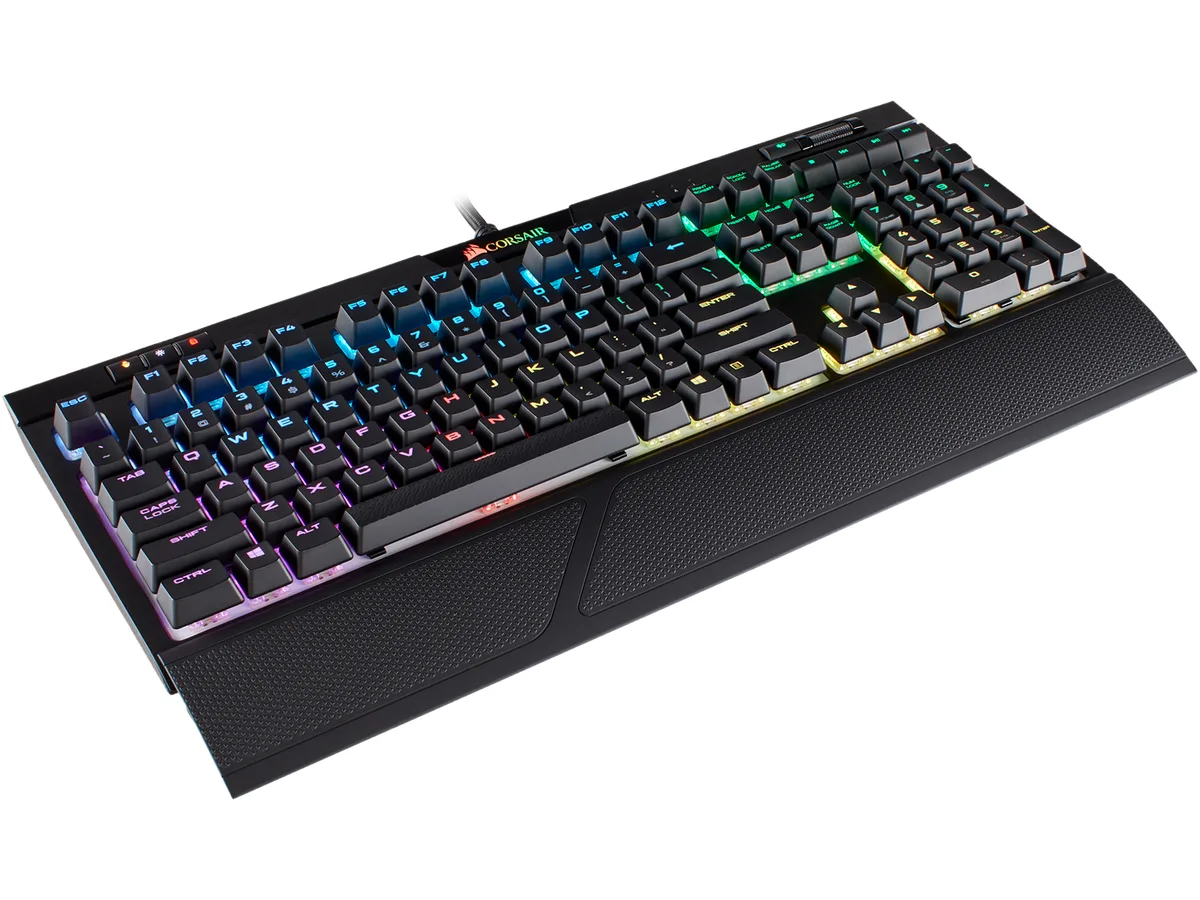 Corsair Corsair STRAFE RGB MK.2 CH-9104110-NA Cherry MX Red Gaming Keyboard — photo du produit