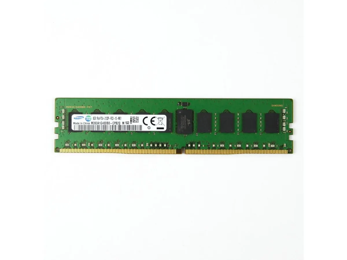 Green 288-pin DDR4 RDIMM module, 133mm long, black memory chips
