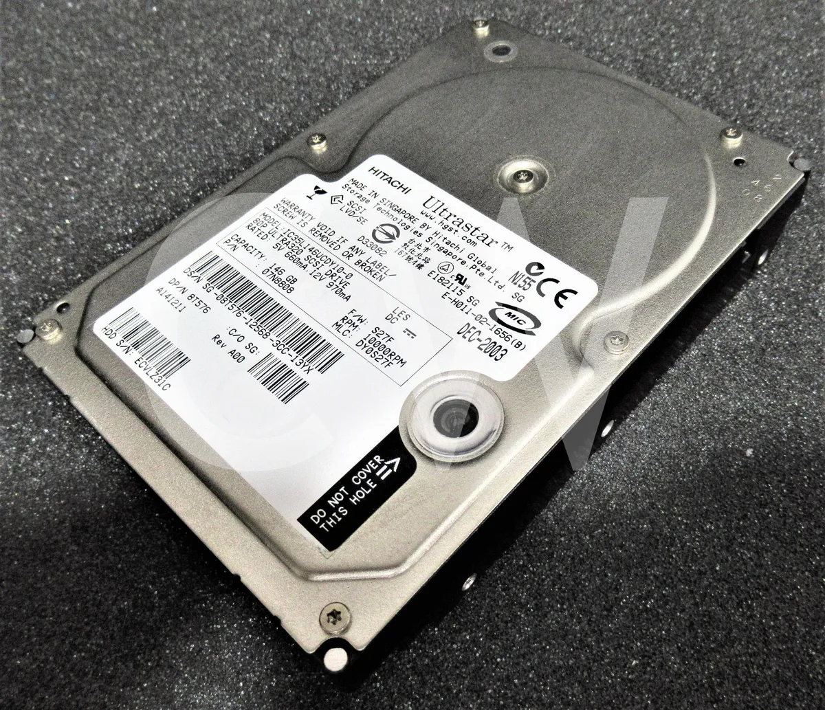 IBM IBM IC35L146UCDY10 146GB 10000RPM 8MB Ultra320 80-Pin 3.5" SCSI internal hard drive — fotografia produktu