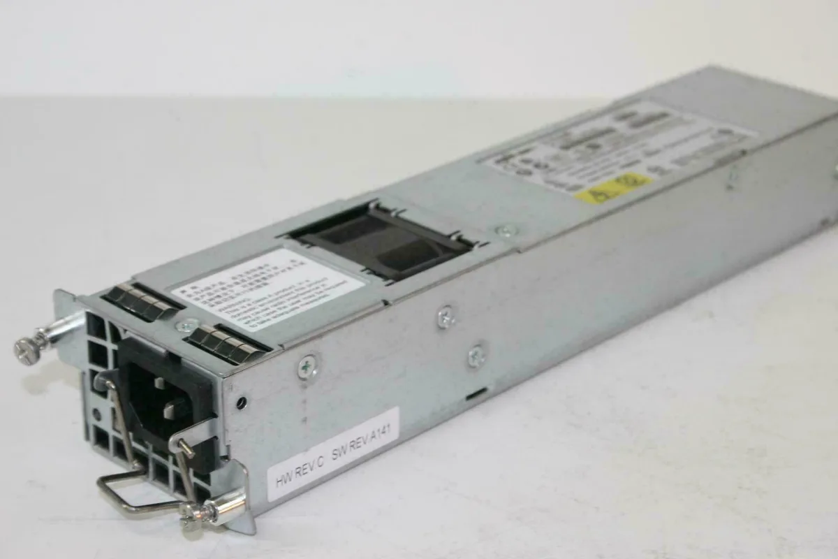 Brocade Brocade RPS9 NetIron CES CER Power Supply 504W 32034-002A — foto del producto