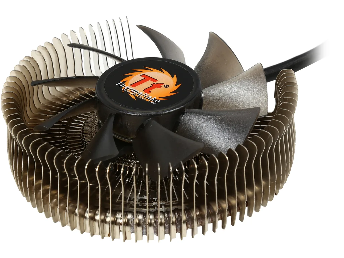 Low-profile aluminium and copper heatsink with 80mm black fan