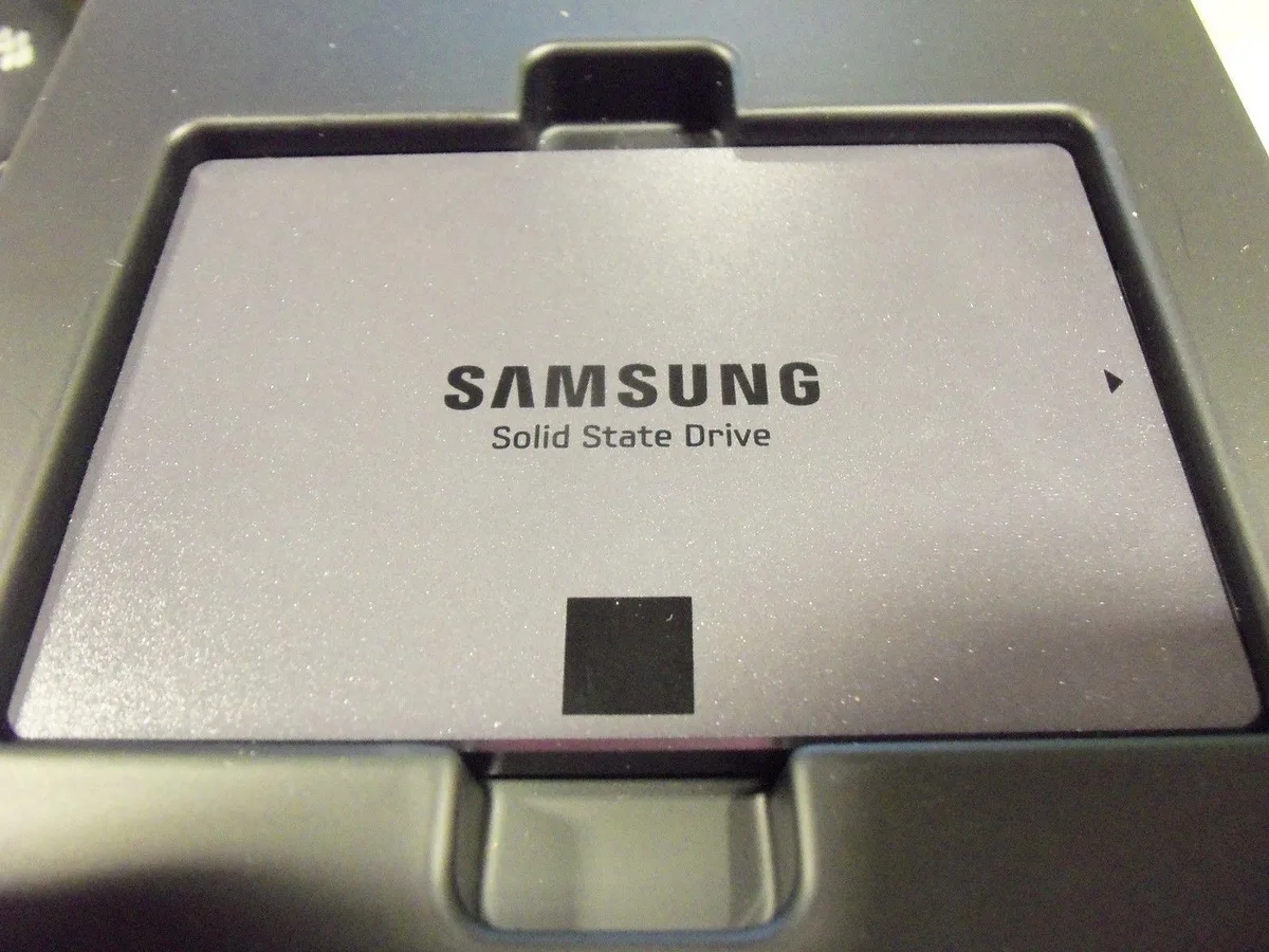 SAMSUNG SAMSUNG 840 EVO 2.5" 250GB SATA internal SSD MZ-7TE250BW — toote foto