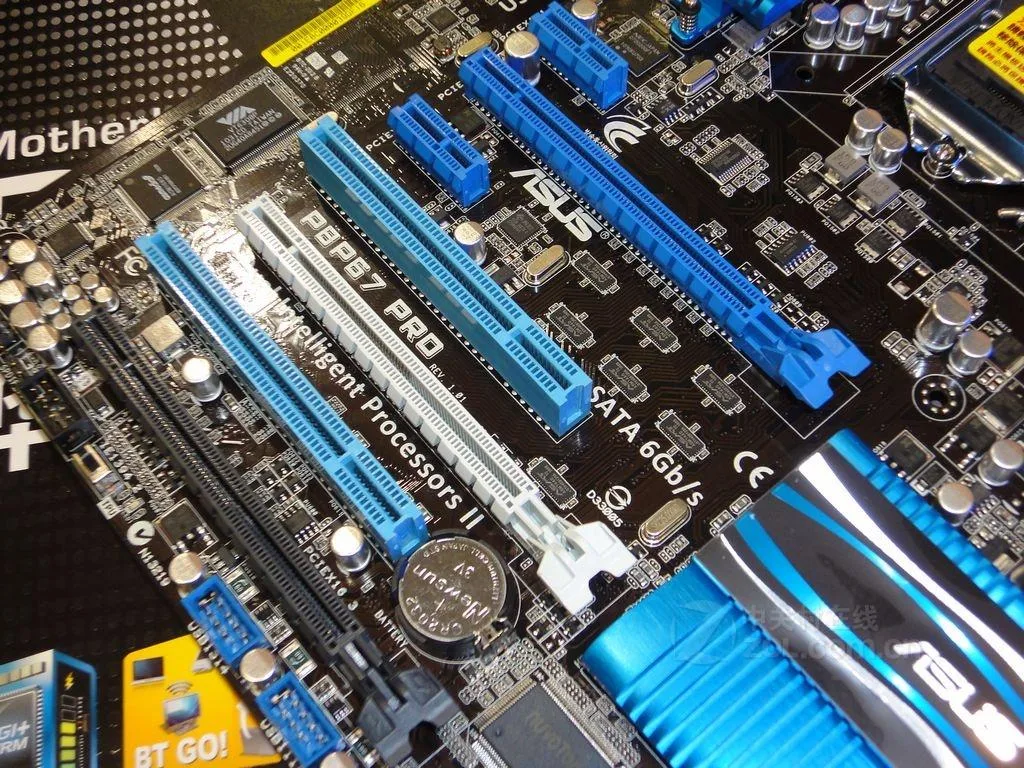 ASUS ASUS P8P67 PRO Intel P67 LGA 1155 DDR3 32GB ATX motherboard — preces foto