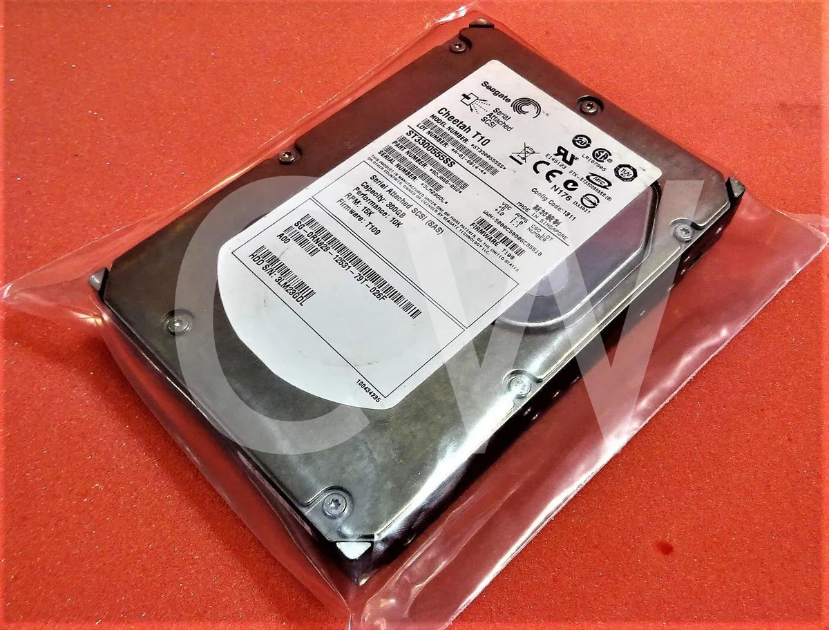 DELL DELL 300GB 15000RPM 3.5" SAS 16MB 0RN828 ST3300555SS internal hard drive — 商品写真