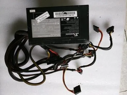 KHACHIMO KHACHIMO SS-330GB PFC 80PLUS Gold power supply — photo du produit