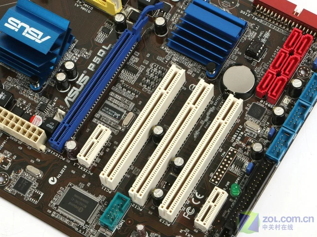 Green ATX motherboard with silver LGA 775 socket and DDR2 slots