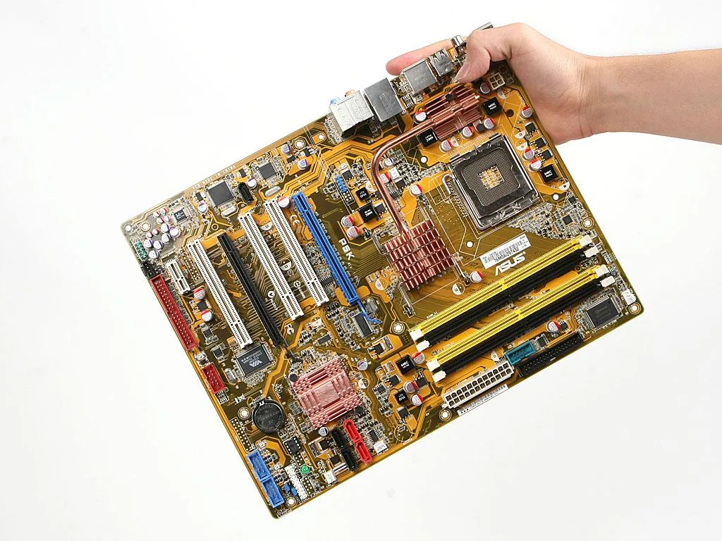 ATX motherboard with LGA 775 socket and DDR2 slots