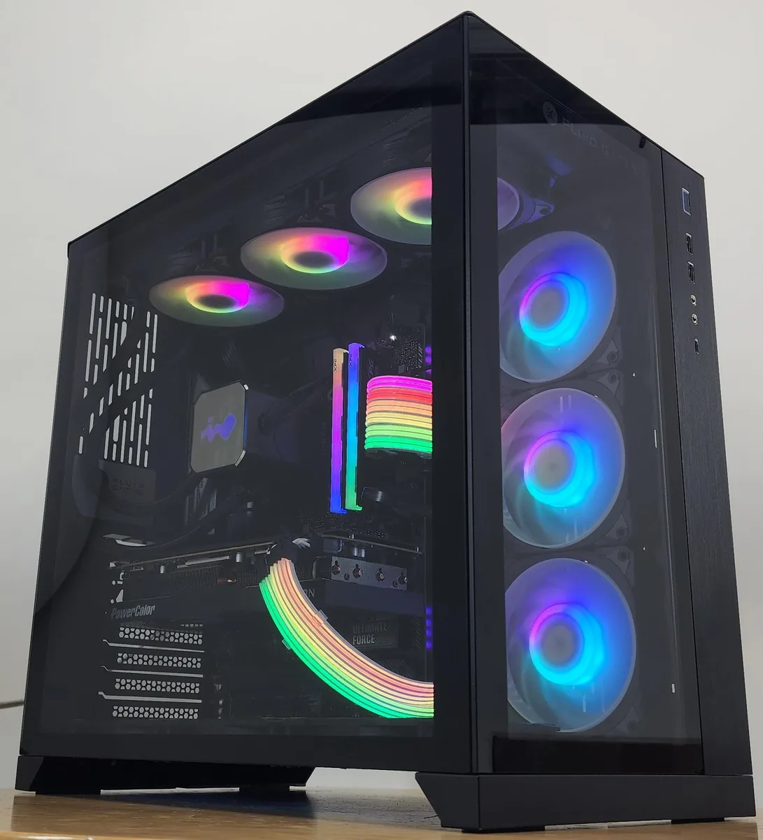 Custom Custom Gaming PC i7-14700KF 32GB DDR5 RX 7800 XT 1TB NVME 360mm AIO — fotografia produktu